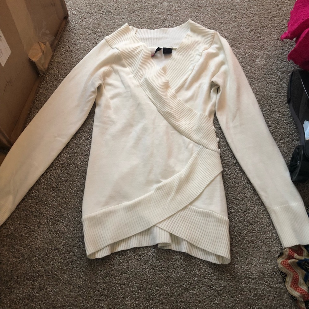 Heart N Cross White Sweater Size Medium